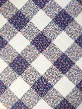 Load image into Gallery viewer, Quilt - Gingham