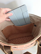 Load image into Gallery viewer, Oxbow Tote - Rust