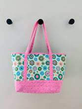 Load image into Gallery viewer, Altoona Tote - Medium Ruby Star Carousel