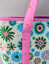 Load image into Gallery viewer, Altoona Tote - Medium Ruby Star Carousel