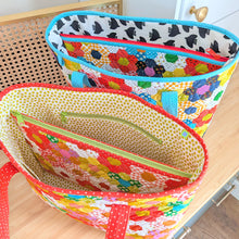 Load image into Gallery viewer, Divided Tablet Tote (PDF Pattern)
