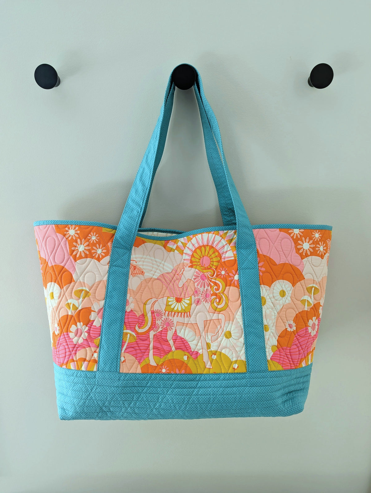 Altoona Tote - Large Ruby Star Carousel